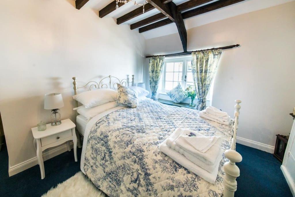 Quaint Cornish Fishermans Holiday home Boscastle